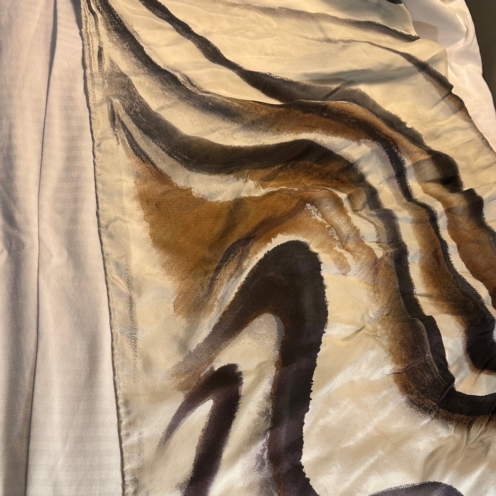 ROBERT LEE MORRIS 100% silk Woman's Scarf in Cream, Brown & dark gray - Picture 12 of 12